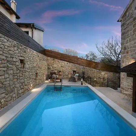 Laurana Zadarvillas וילה *