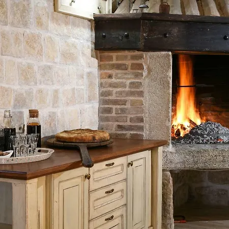 Laurana Zadarvillas *