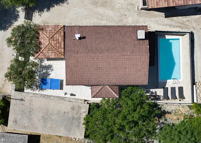 Laurana Zadarvillas *